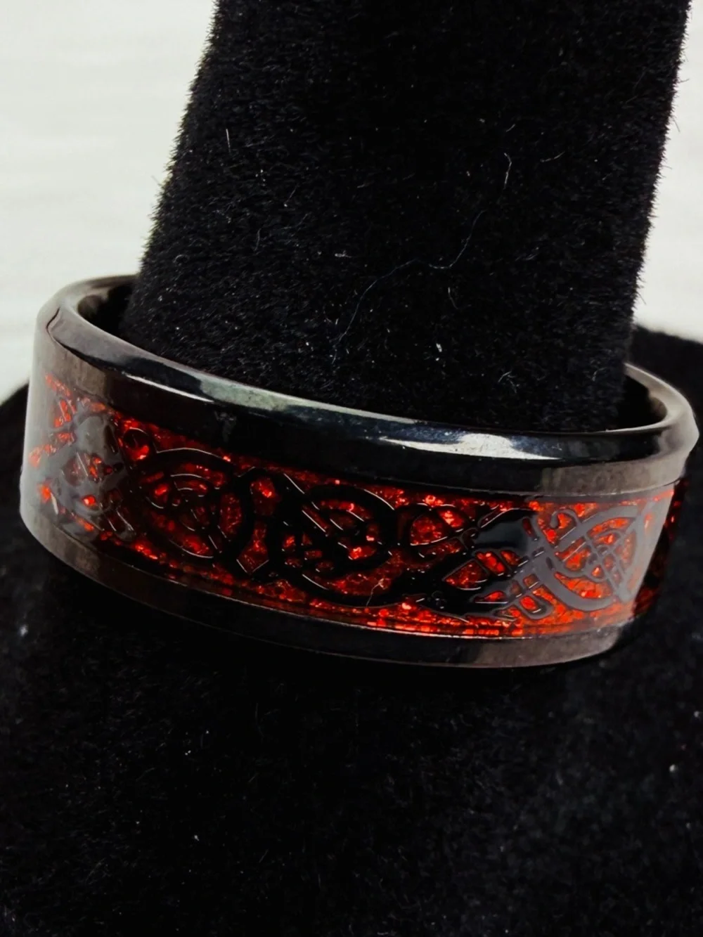 Black and Red size 9 unisex band Ring